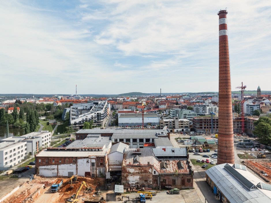 2 O projektu Areál bývalé plzeňské papírny nabízí lukrativní lokaci v městské části Slovany v těsné blízkosti řeky Radbuzy a Papírenského parku, na nějž navazuje obytná čtvrť. Jen několik minut chůze odsud přitom tepe dynamickým životem centrum města
