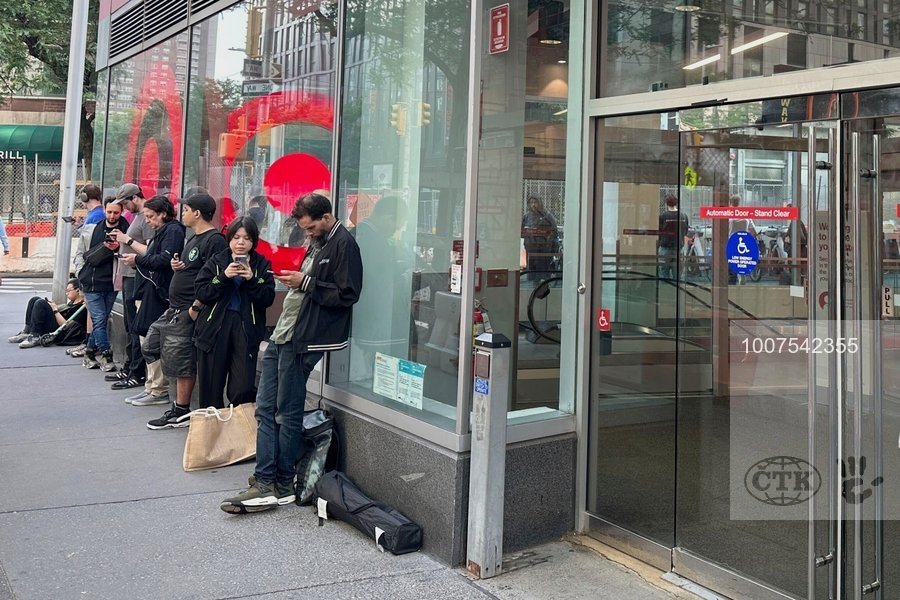 Na novou konzoli Nintendo se stály fronty