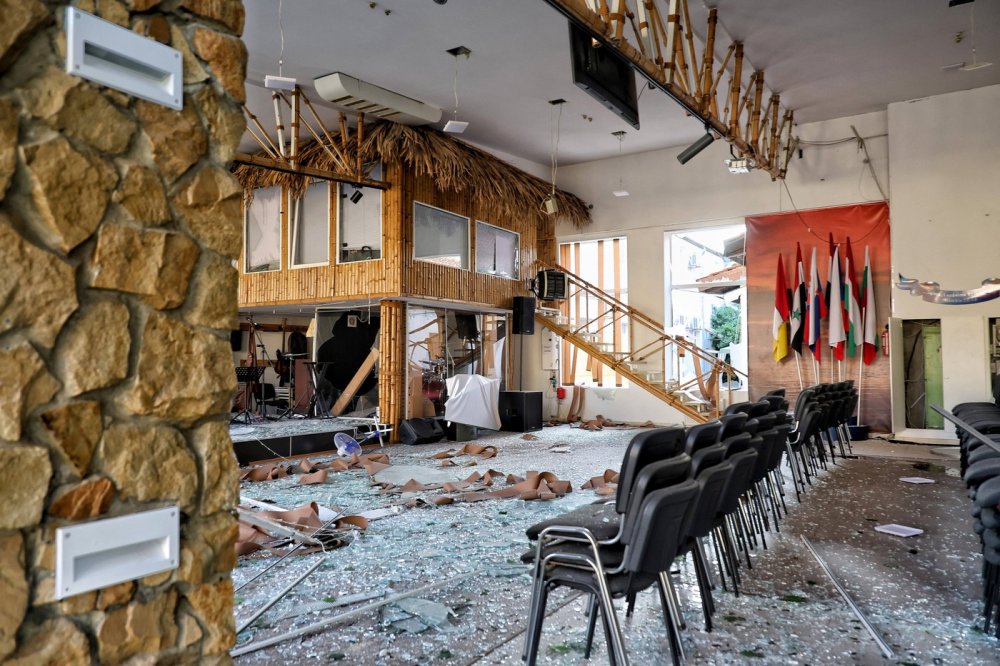 Následky po útocích dronů v ukrajinském městě Oděsa