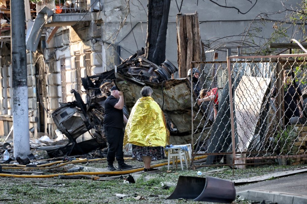 Následky po útocích dronů v ukrajinském městě Oděsa