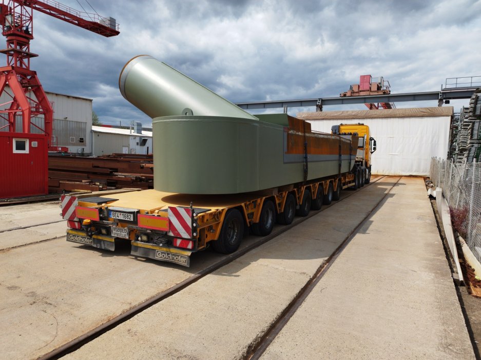 Dlouhodobé sucho v celé střední Evropě znemožnilo nasměrovat logistiku přímější cestou z Děčína po Labi