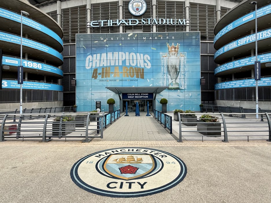 Prohlídky fotbalových stadionů v Manchesteru. Old Trafford a Etihad Stadium