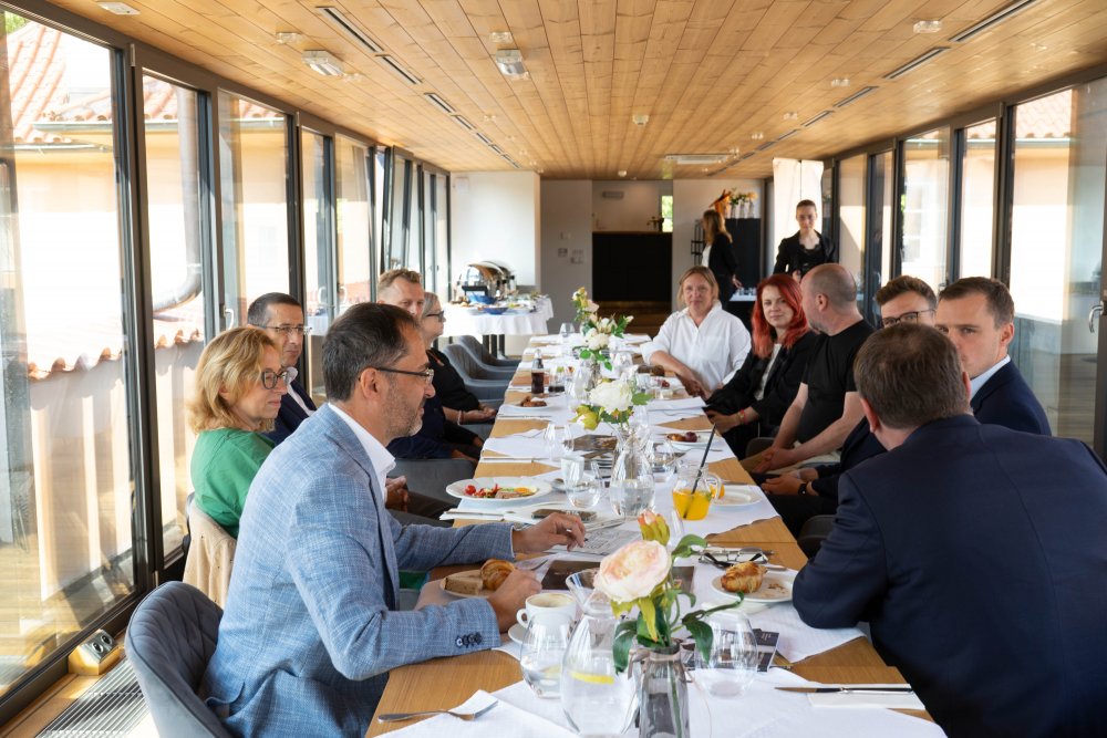 Setkání členů a přátel Realitního Clubu v restauraci Lví dvůr.