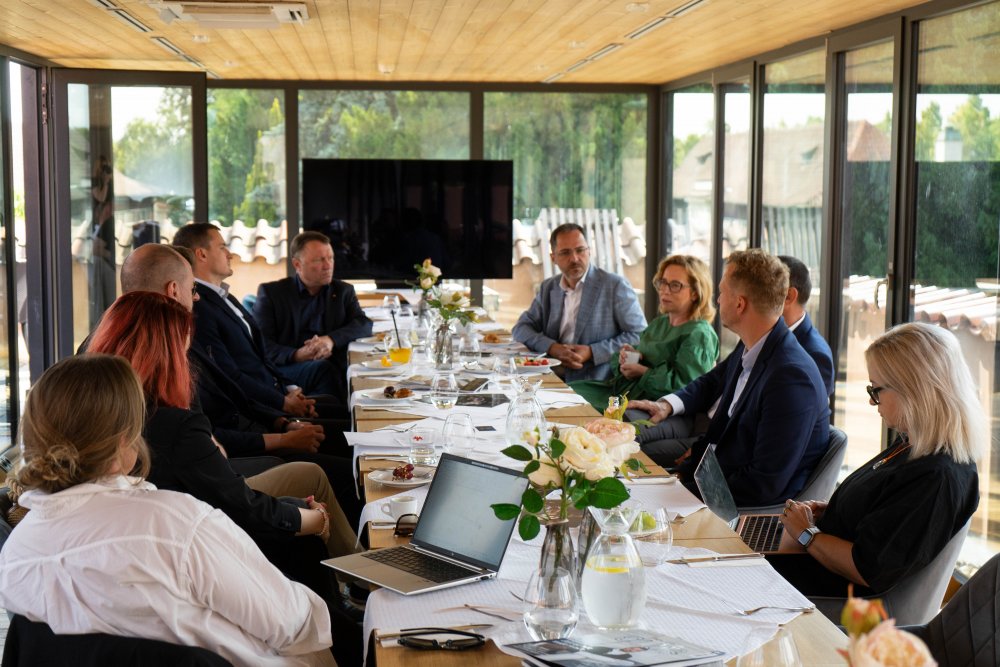 Setkání členů a přátel Realitního Clubu v restauraci Lví dvůr.