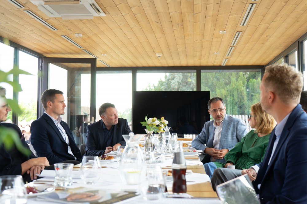 Setkání členů a přátel Realitního Clubu v restauraci Lví dvůr.