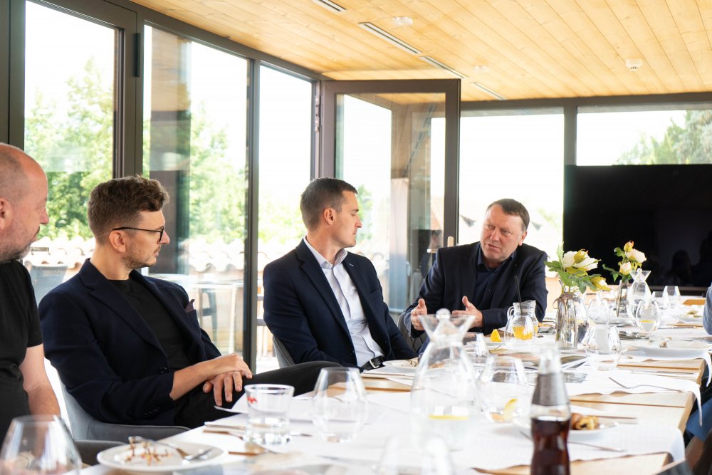 Setkání členů a přátel Realitního Clubu v restauraci Lví dvůr.