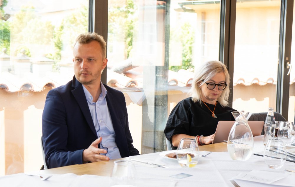 Setkání členů a přátel Realitního Clubu v restauraci Lví dvůr.