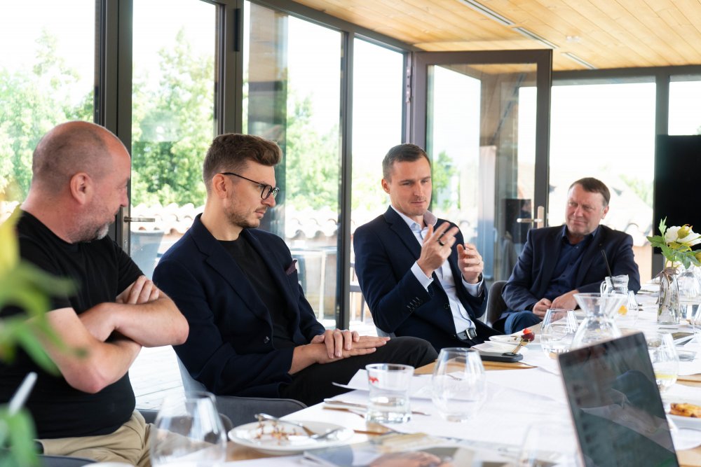 Setkání členů a přátel Realitního Clubu v restauraci Lví dvůr.