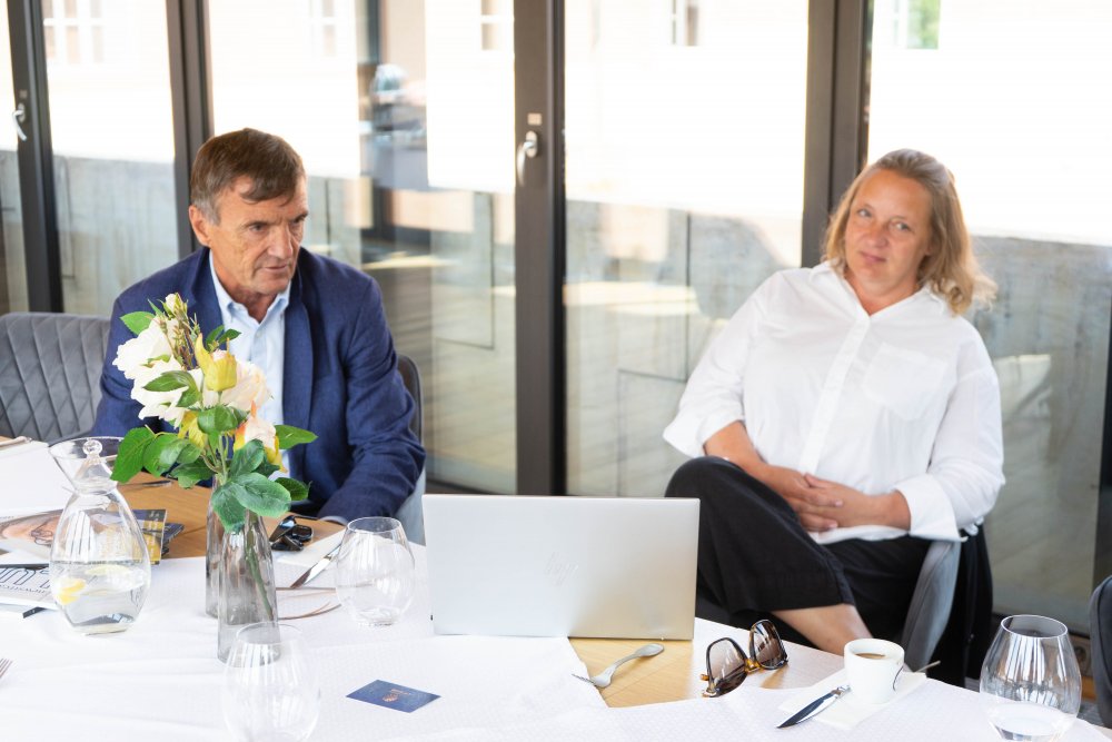 Setkání členů a přátel Realitního Clubu v restauraci Lví dvůr.