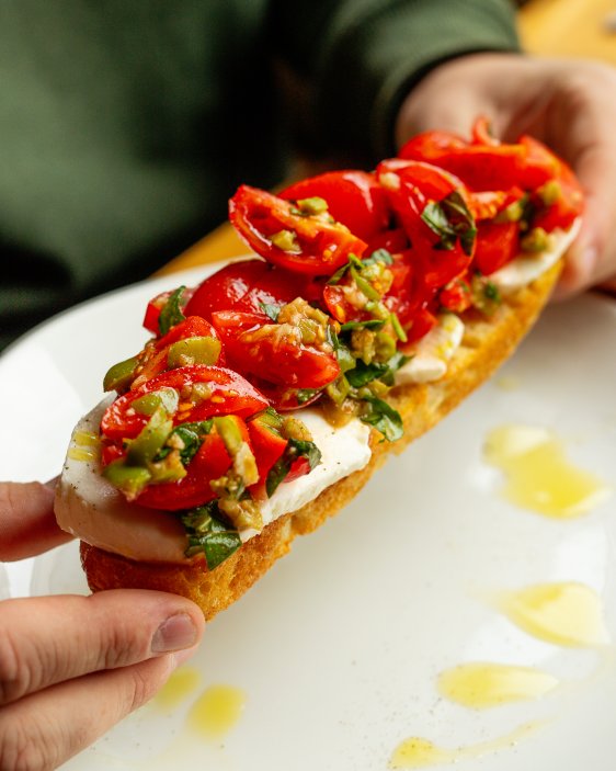 Pizza Nuova si získala uznání i za hranicemi Česka – v letech 2023–2025 byla opakovaně zařazena do prestižního žebříčku 50 Top Pizza Europe, který mapuje nejlépe hodnocené pizzerie v Evropě (mimo Itálie). Aktuálně se Pizza Nuova pyšní 27. místem.