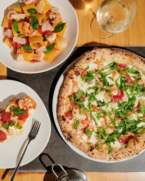 Pizza Nuova si získala uznání i za hranicemi Česka – v letech 2023–2025 byla opakovaně zařazena do prestižního žebříčku 50 Top Pizza Europe, který mapuje nejlépe hodnocené pizzerie v Evropě (mimo Itálie). Aktuálně se Pizza Nuova pyšní 27. místem.