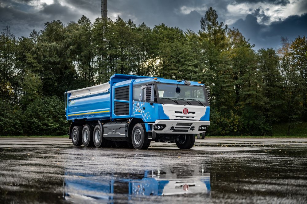 Automobilka Tatra Trucks z Kopřivnice na Novojičínsku chystá investice za více než 7,3 miliardy korun. Cílem je zvýšit výrobní kapacitu až na 3000 vozidel ročně, posílit konkurenceschopnost na globálních trzích.