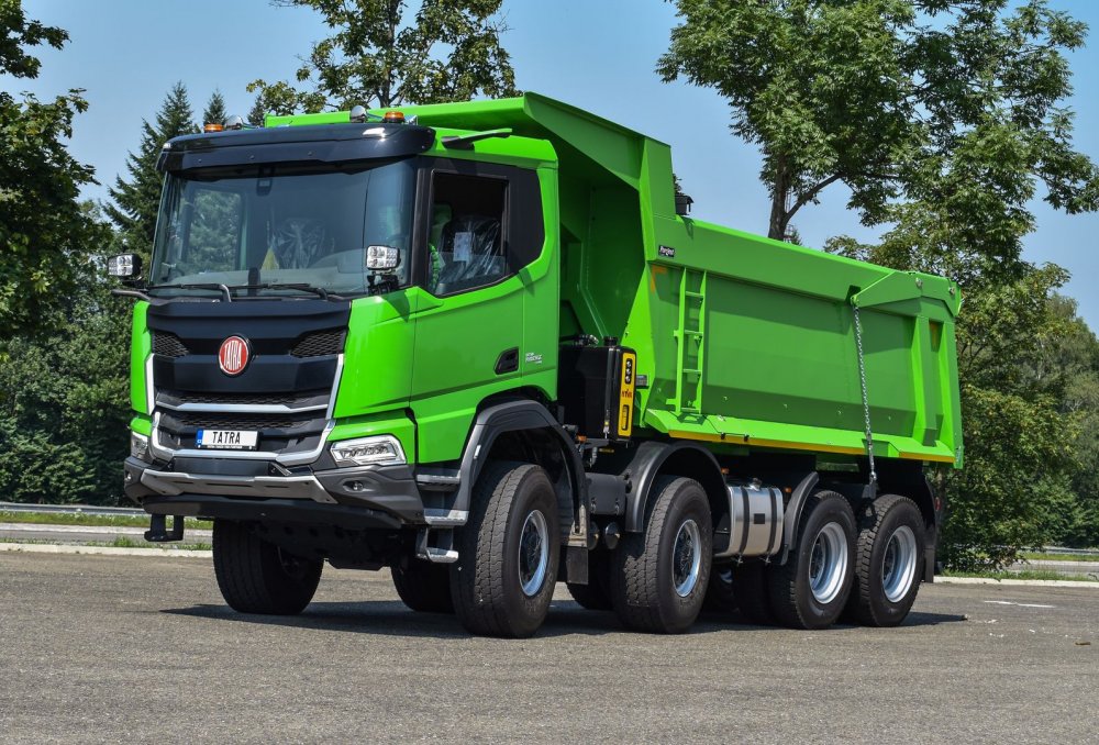 Automobilka Tatra Trucks z Kopřivnice na Novojičínsku chystá investice za více než 7,3 miliardy korun. Cílem je zvýšit výrobní kapacitu až na 3000 vozidel ročně, posílit konkurenceschopnost na globálních trzích.
