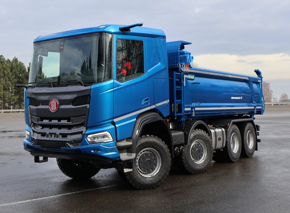 Automobilka Tatra Trucks z Kopřivnice na Novojičínsku chystá investice za více než 7,3 miliardy korun. Cílem je zvýšit výrobní kapacitu až na 3000 vozidel ročně, posílit konkurenceschopnost na globálních trzích.