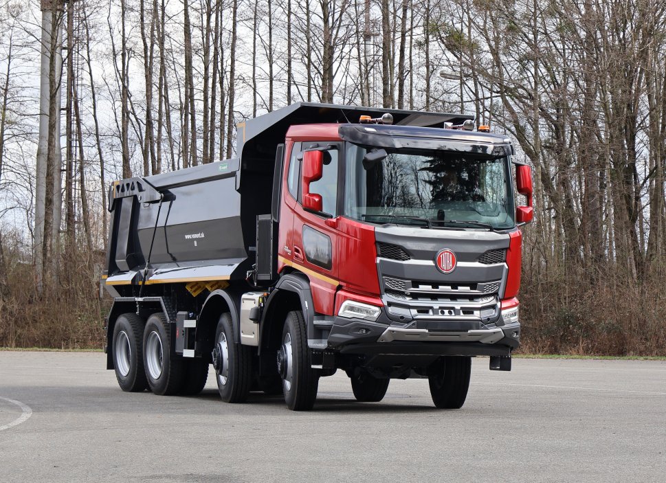 Automobilka Tatra Trucks z Kopřivnice na Novojičínsku chystá investice za více než 7,3 miliardy korun. Cílem je zvýšit výrobní kapacitu až na 3000 vozidel ročně, posílit konkurenceschopnost na globálních trzích.