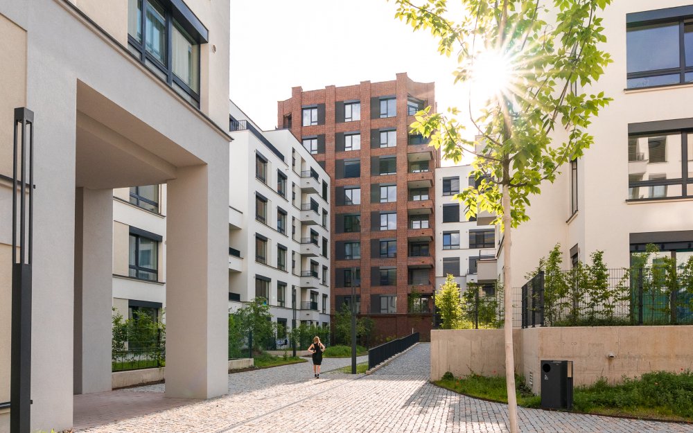 Rekonstrukce budov probíhala s důrazem na zachování původních architektonických prvků, jako jsou sloupořadí, klenby, původní trámové konstrukce, fasády, komíny a další historické detaily, které dodávají celému souboru budov jedinečný charakter.