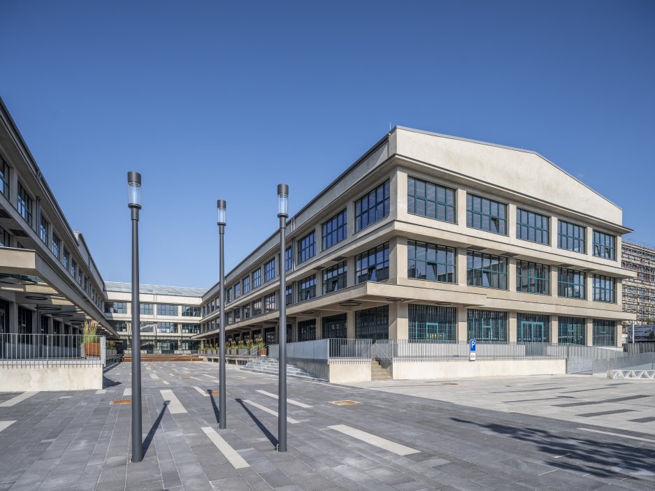 Budova E Factory, která vznikla mezi lety 1930–1933 podle návrhu architekta Josefa Kalouse a je od roku 2003 chráněnou kulturní památkou.