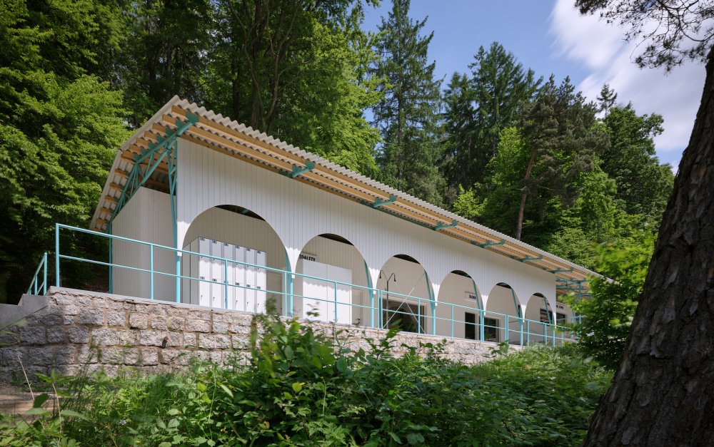 Na soutoku dvou potoků, nedaleko Lidových sadů, liberecké výstavné vilové čtvrti, leží místo s hlubokou koupací historií.
