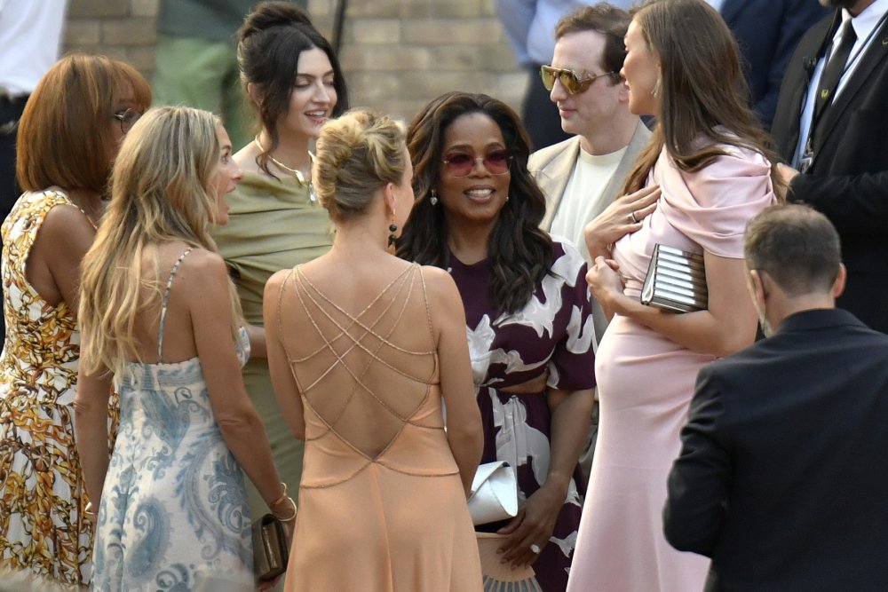 Oprah Winfreyová přijela také na svatbu. V Benátkách probíhá třídenní svatební oslava amerického miliardáře a zakladatele internetového obchodního domu Amazon Jeffa Bezose a novinářky a televizní moderátorky Lauren Sánchezové.
