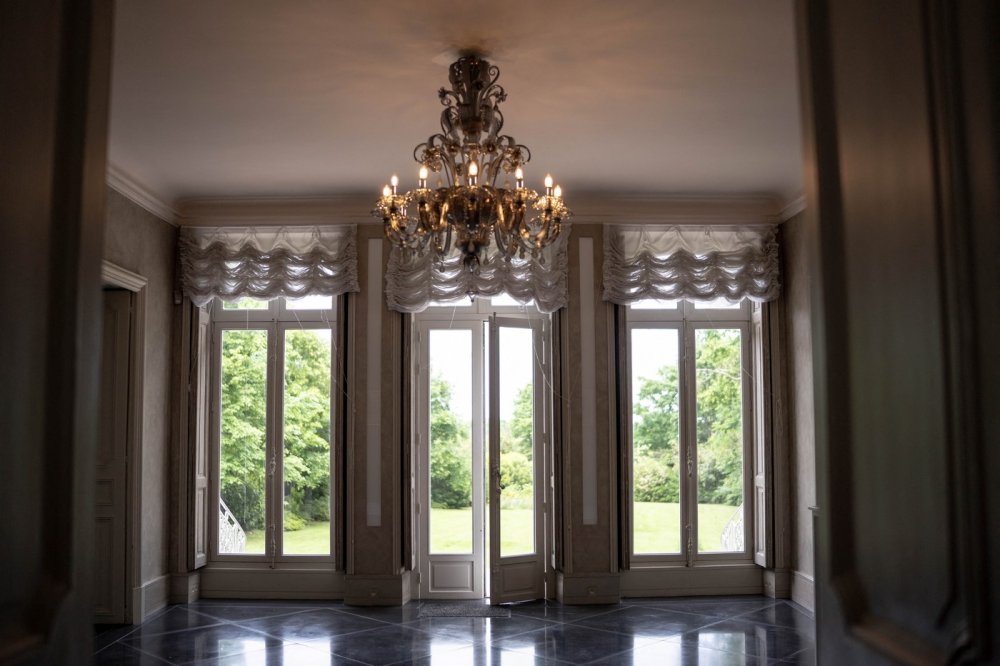 Do aukce jde Lagerfeldova vila u Paříže, cena se odhaduje na 4,6 milionu eur