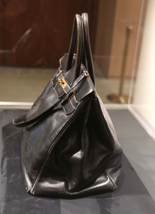 První kabelka Birkin od Hermès byla vydražena v Paříži za 8,6 milionu eur