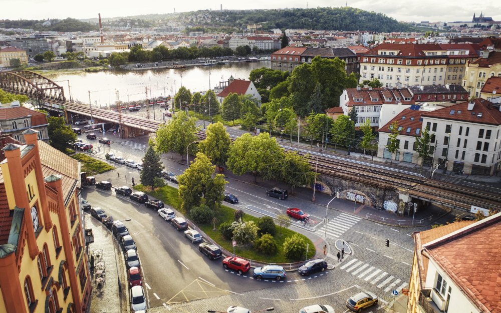 Nadační fond pro záchranu Vyšehradského železničního mostu dnes představil komplexní projekt, podle kterého lze Vyšehradský most efektivně rekonstruovat a dostavět k němu subtilní třetí kolej.