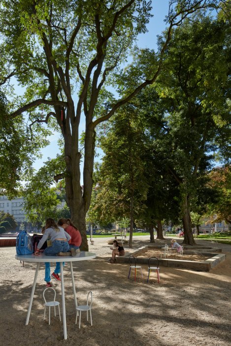 Výraznou dominantou je plocha uprostřed, která přináší do Brna nový veřejný prostor – urban arénu.
