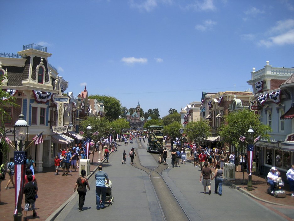 Disneyland slaví výročí. Sen Walta Disneyho otevřel brány před 70 lety