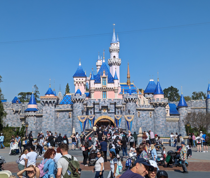 Disneyland slaví výročí. Sen Walta Disneyho otevřel brány před 70 lety