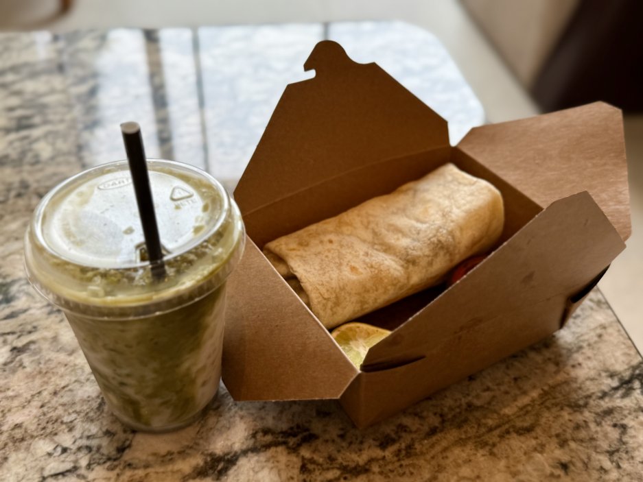 Kombinace matcha latte a burrita ÔÇô za 40 dolarů