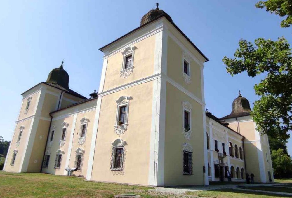  Zámek Hanušovce nad Topľou v roce 2022