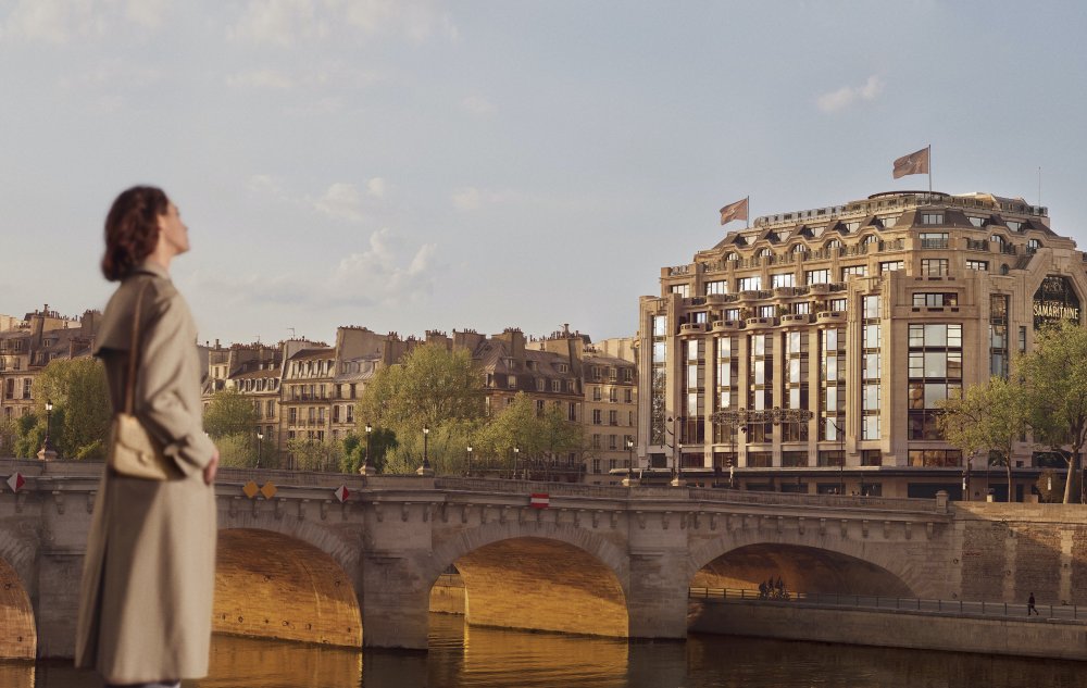 Hotel Cheval Blanc Paris v Paříži disponuje Dior Spa, střešním barem a michelinskou restaurací Plénitude.
