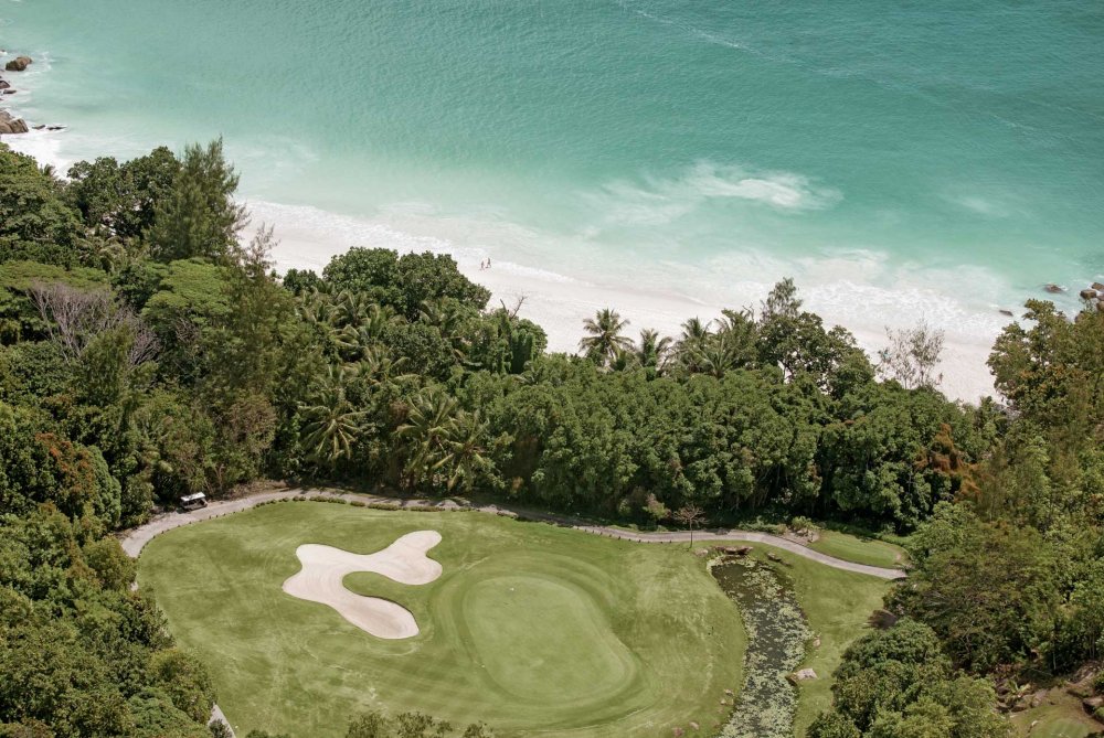 Hotel Constance Lemuria se nachází na ostrově Praslin (Seychely) a jeho devízou je 18jamkové golfové hřiště.