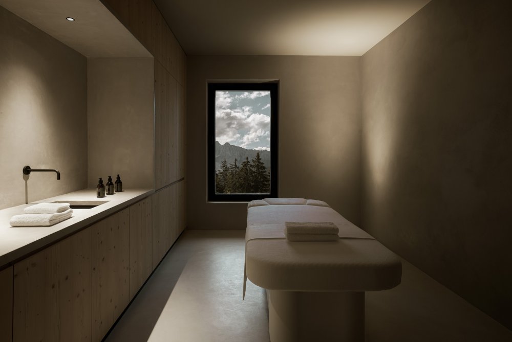 Hotel Forestis Dolomites je pouze pro dospělé, ukrytý v lesích 1800 metrů nad mořem v lesích Jižního Tyrolska. Silný důraz tam kladou na udržitelnost, wellness a kvalitní lokální gastronomii.