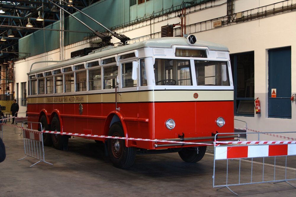 Trolejbus Praga TOT09