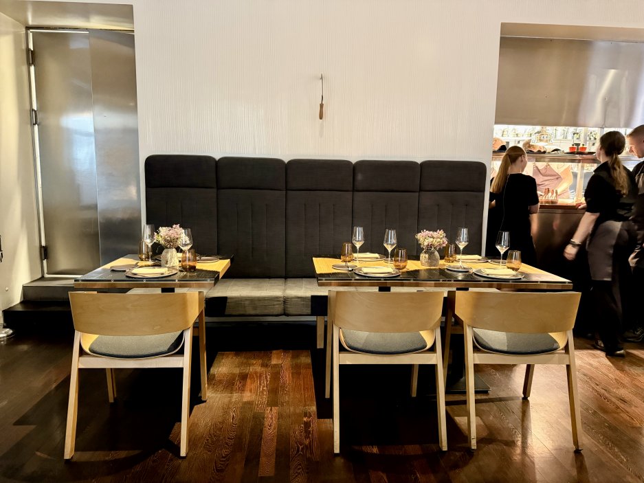 Interiér restaurace Field
