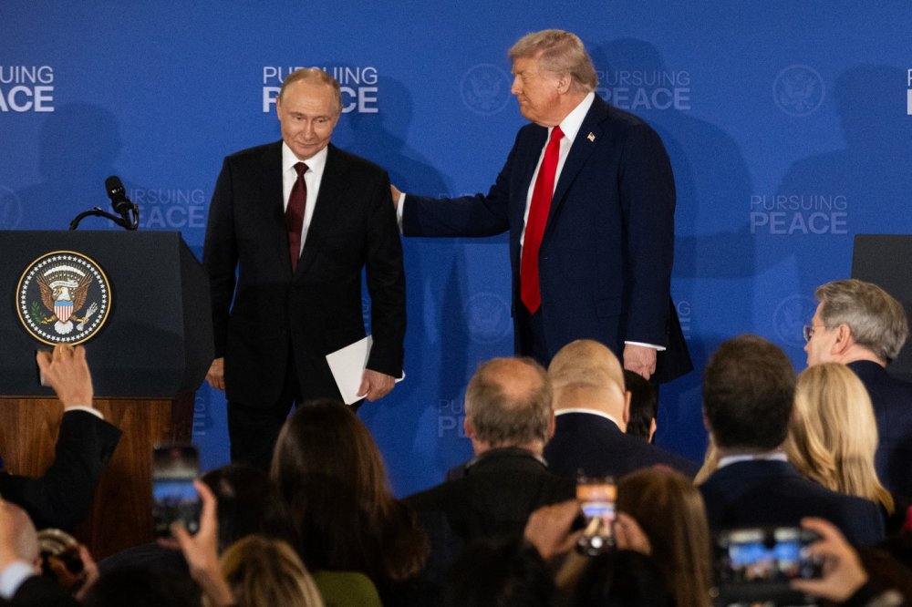 Americké prezident Donald Trump a jeho ruský protějšek Vladimir Putin na summitu na Aljašce