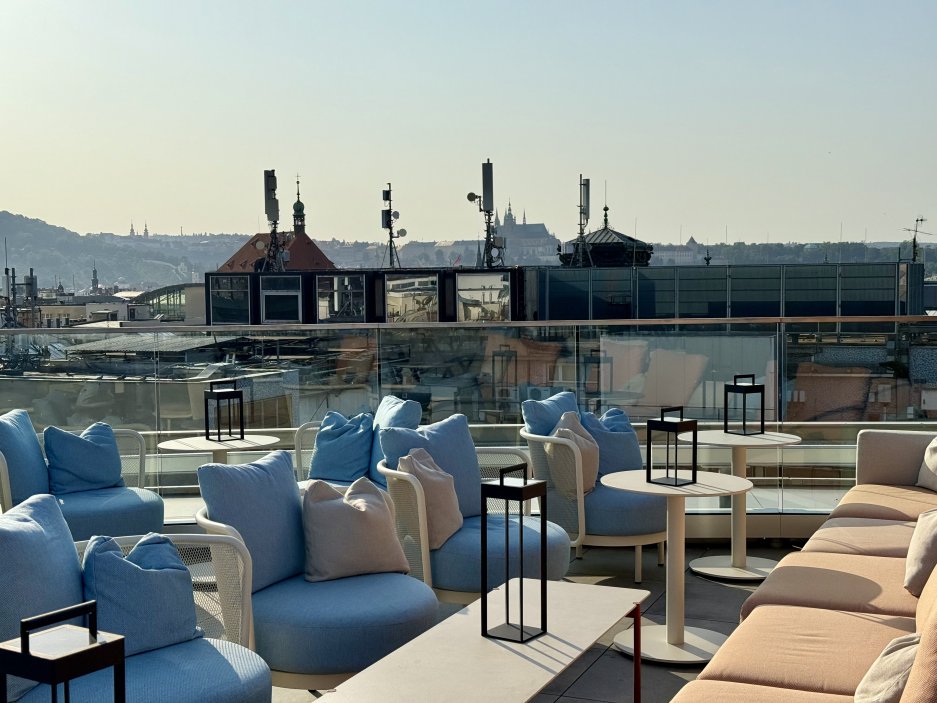 Výhledy z terasy Above Rooftop