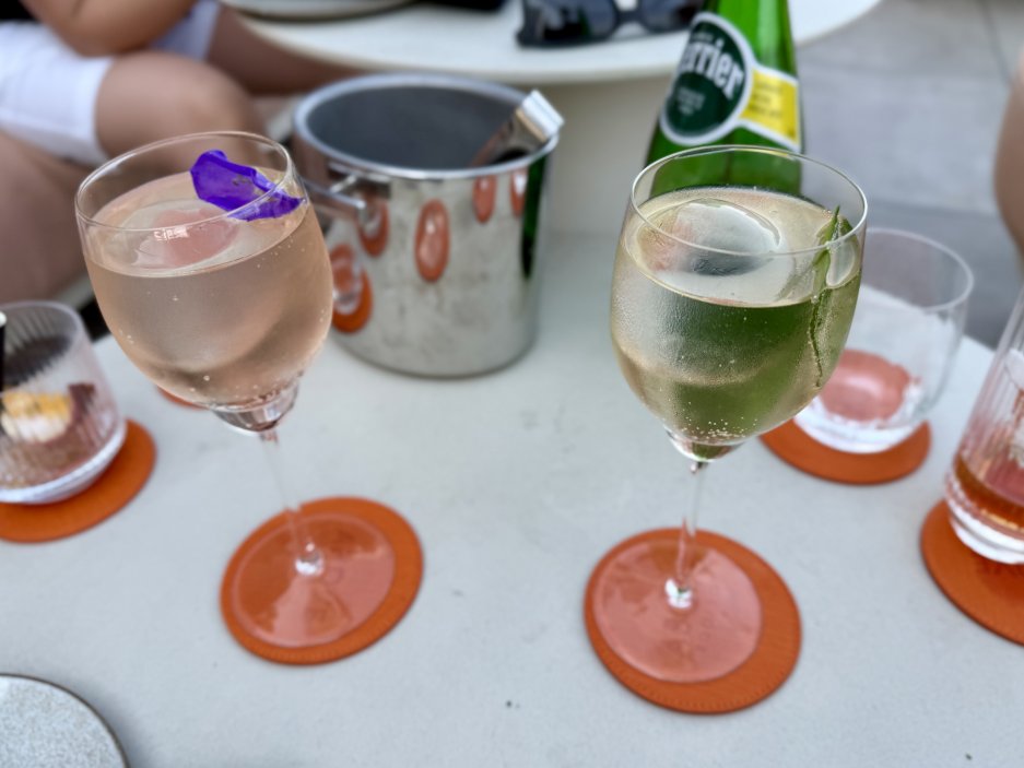 Dva místní spritzy: Verbena a Kaffir Lime