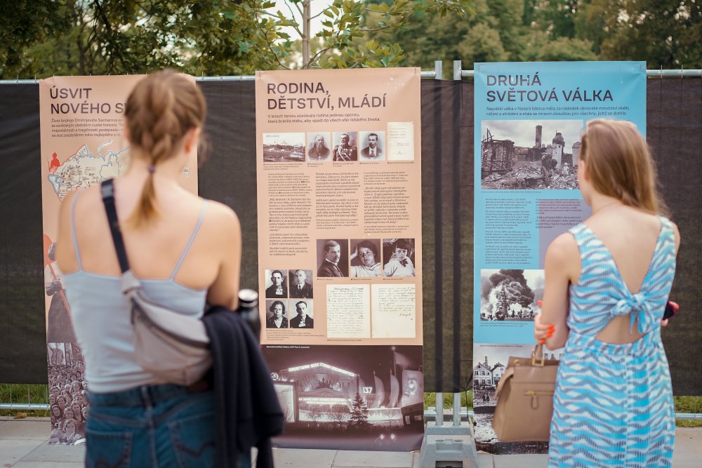 V den, kdy si připomínáme 57 let od invaze vojsk Varšavské smlouvy do tehdejšího Československa, se na Výstavišti Praha uskuteční čtvrtý ročník kulturně-společenského festivalu NeverMore 68. Ve čtvrtek 21. srpna od 14.00 do 23.30 hodin nabídne festival návštěvníkům diskuse, výstavy, filmové projekce a interaktivní instalace, letos s důrazem na zahraniční pohled na události roku 1968.