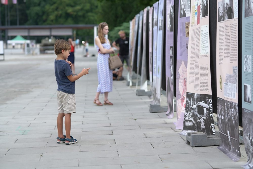 V den, kdy si připomínáme 57 let od invaze vojsk Varšavské smlouvy do tehdejšího Československa, se na Výstavišti Praha uskuteční čtvrtý ročník kulturně-společenského festivalu NeverMore 68. Ve čtvrtek 21. srpna od 14.00 do 23.30 hodin nabídne festival návštěvníkům diskuse, výstavy, filmové projekce a interaktivní instalace, letos s důrazem na zahraniční pohled na události roku 1968.