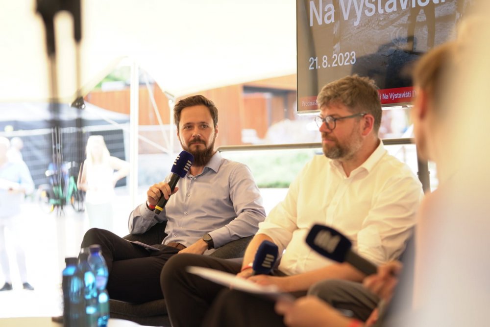 V den, kdy si připomínáme 57 let od invaze vojsk Varšavské smlouvy do tehdejšího Československa, se na Výstavišti Praha uskuteční čtvrtý ročník kulturně-společenského festivalu NeverMore 68. Ve čtvrtek 21. srpna od 14.00 do 23.30 hodin nabídne festival návštěvníkům diskuse, výstavy, filmové projekce a interaktivní instalace, letos s důrazem na zahraniční pohled na události roku 1968.