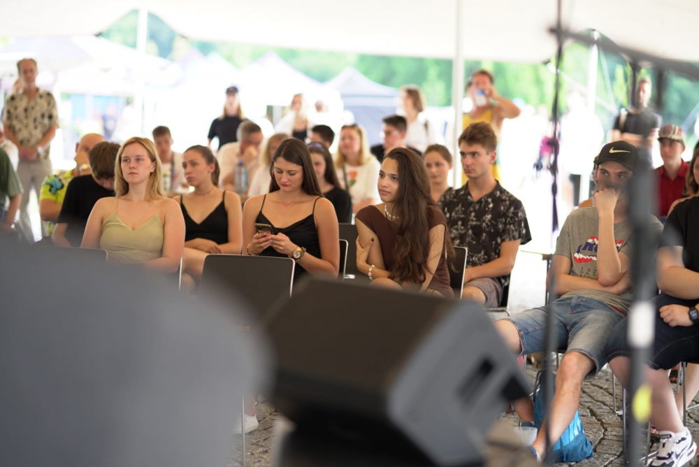 V den, kdy si připomínáme 57 let od invaze vojsk Varšavské smlouvy do tehdejšího Československa, se na Výstavišti Praha uskuteční čtvrtý ročník kulturně-společenského festivalu NeverMore 68. Ve čtvrtek 21. srpna od 14.00 do 23.30 hodin nabídne festival návštěvníkům diskuse, výstavy, filmové projekce a interaktivní instalace, letos s důrazem na zahraniční pohled na události roku 1968.