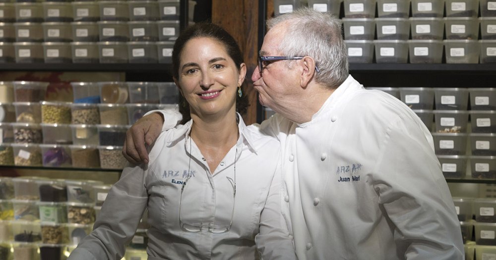 Arzak – San Sebastián, Španělsko: Ikona baskické gastronomie vedená Elenou Arzak, která kombinuje rodinné dědictví a avantgardní techniky. Tři michelinské hvězdy a menu, které definuje moderní kuchyni severního Španělska.