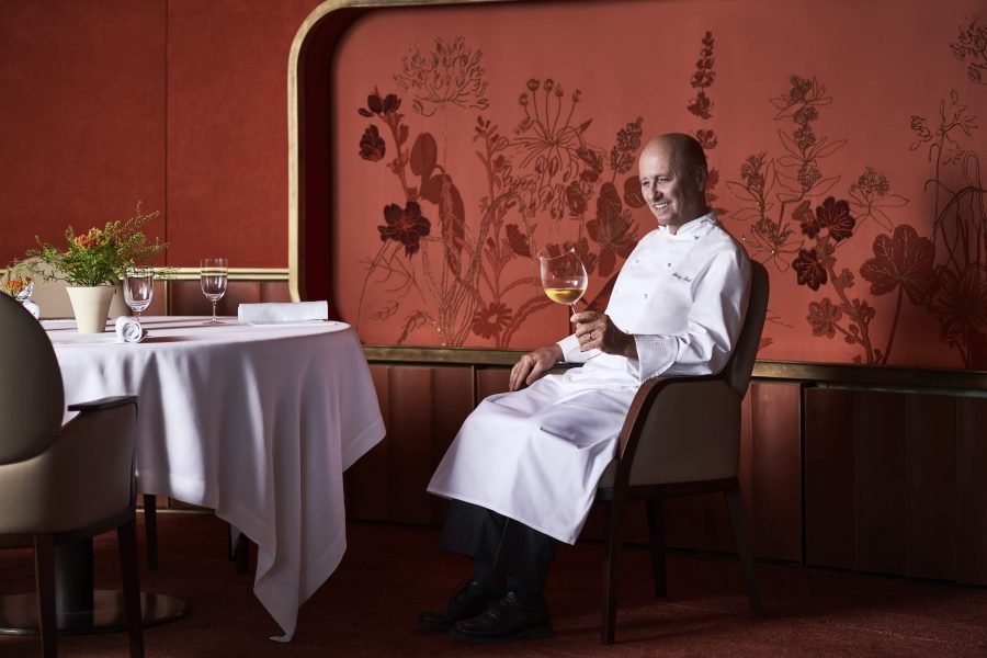 La Pergola – Řím, Itálie: Tři michelinské hvězdy Heinze Becka a dechberoucí výhled na věčné město. La Pergola nabízí nejen perfektní kuchyni, ale i extrémně romantickou atmosféru.