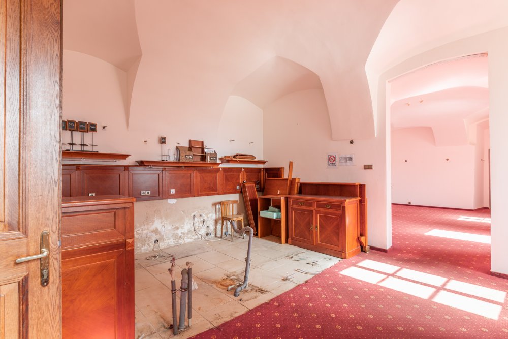Ze zámku Bezdružice by klidně mohl být luxusní hotel. Ale státu se ho nedaří prodat