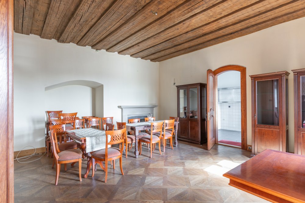 Ze zámku Bezdružice by klidně mohl být luxusní hotel. Ale státu se ho nedaří prodat