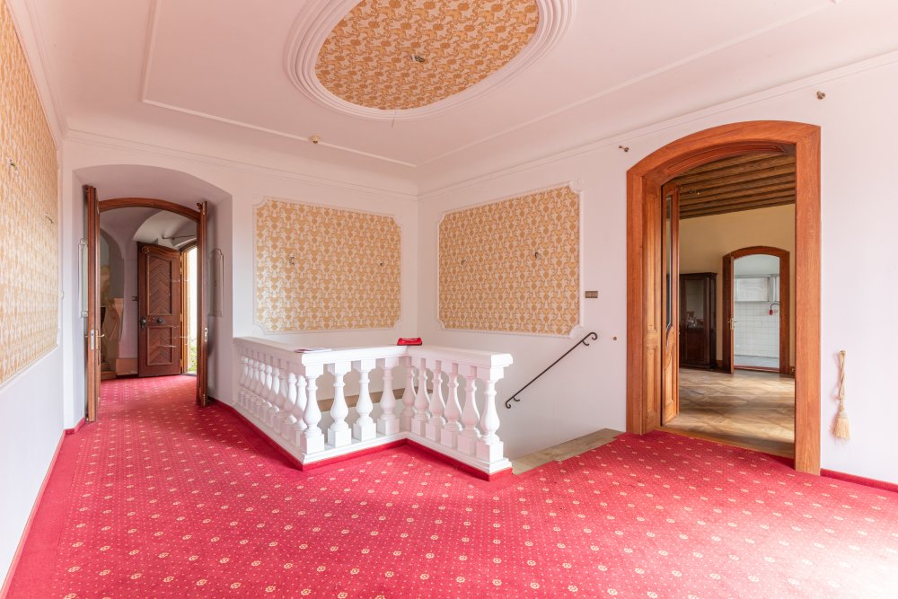 Ze zámku Bezdružice by klidně mohl být luxusní hotel. Ale státu se ho nedaří prodat
