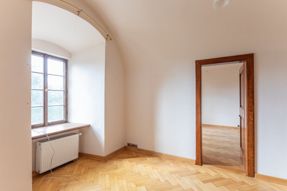 Ze zámku Bezdružice by klidně mohl být luxusní hotel. Ale státu se ho nedaří prodat