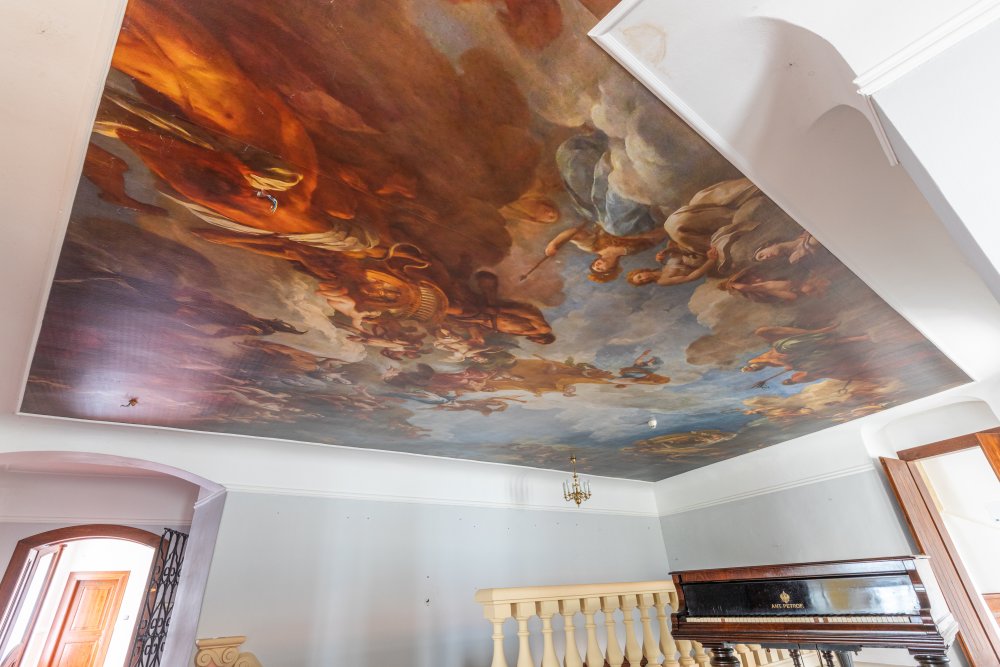 Ze zámku Bezdružice by klidně mohl být luxusní hotel. Ale státu se ho nedaří prodat